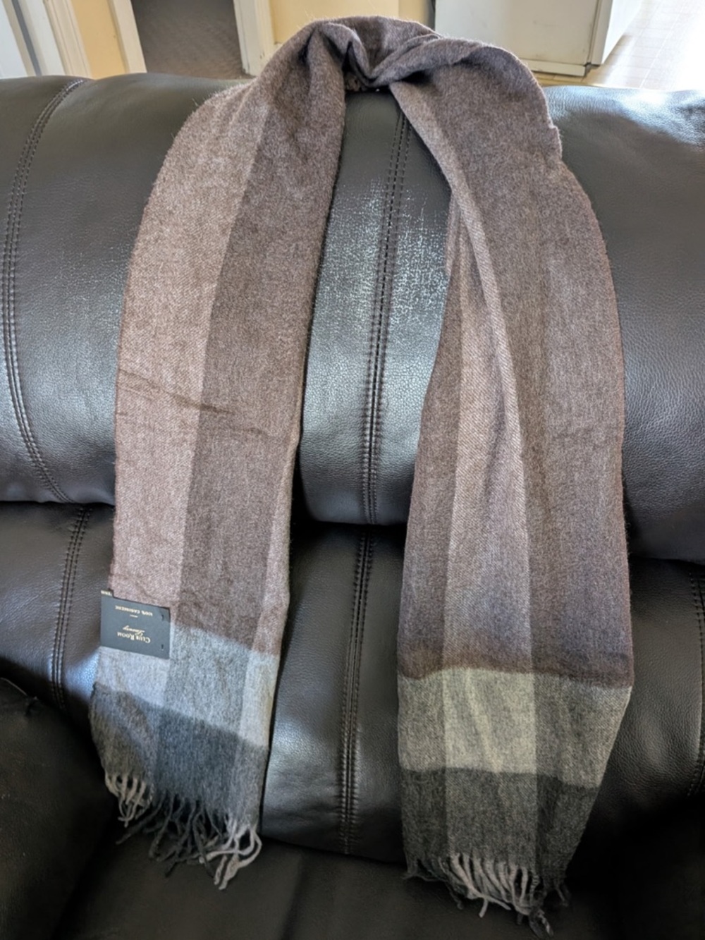NWT Cashmere club scarf